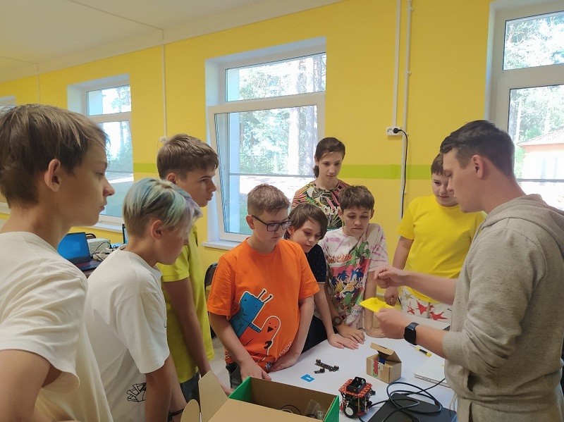 MGBOT провел образовательный курс в рамках Всероссийского летнего робототехнического лагеря Президентского ФМЛ №239