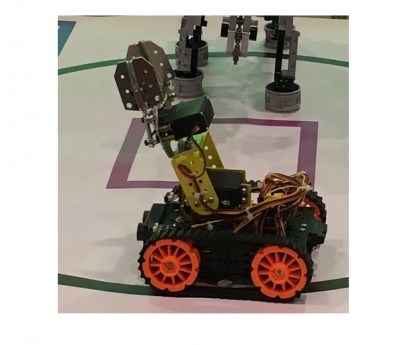 Робот-конструктор на гусеничной платформе
